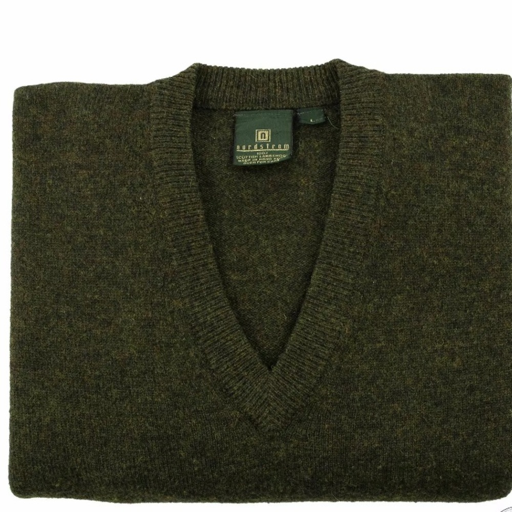 Nordstrom Green Lambswool Ribbed Knit Thick Piped V-Neck Sweater.